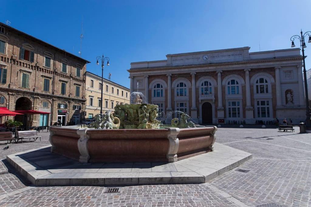 Rossini Home Pesaro Vicino Al Teatro Rossini By Yohome Extérieur photo